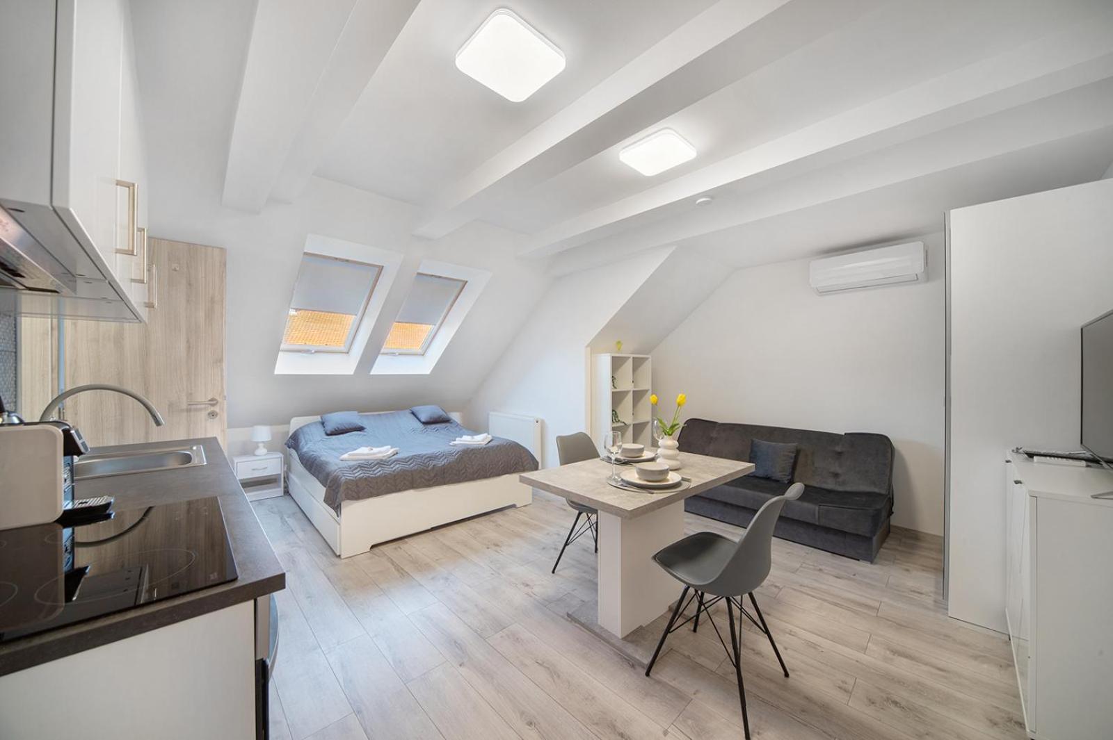 Agoston Apartman 1-2 - Lora,Marci Pécs Eksteriør billede